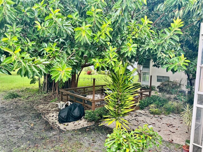 Building Photo - 120 Tilford F