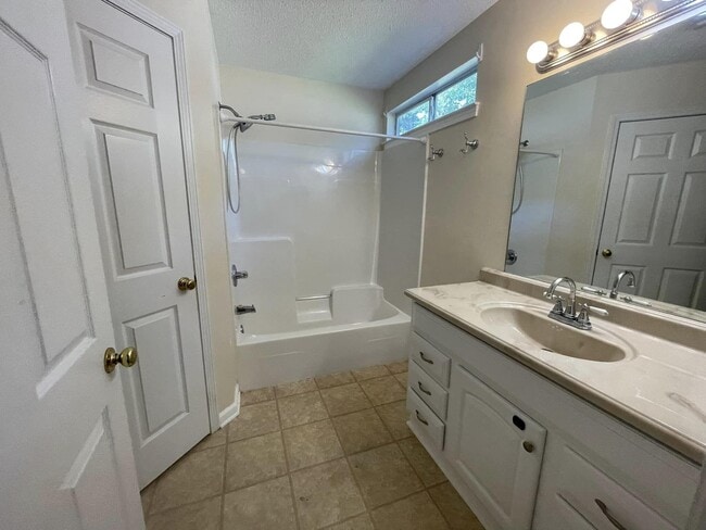 Building Photo - 233 Timber Wind Dr