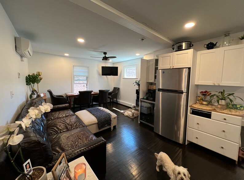 Building Photo - 15 Bothwell Rd