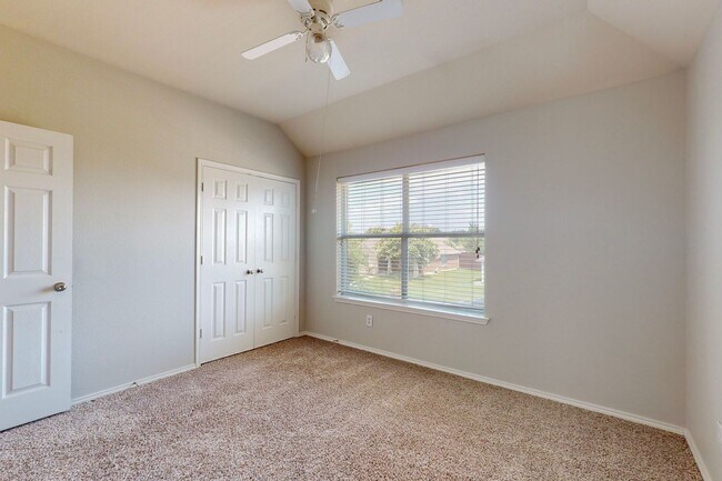 Building Photo - ***Pre-Marketing*** Great Home with Room T...