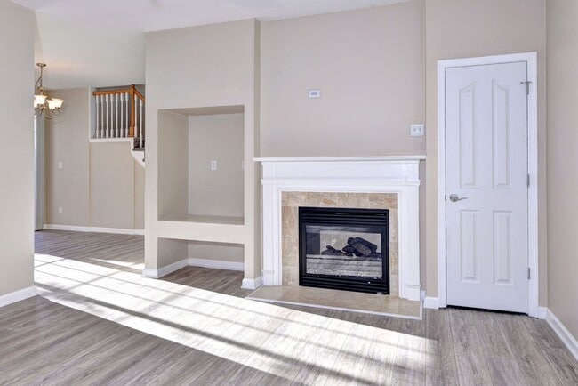 Building Photo - Updated Kiln Creek Home