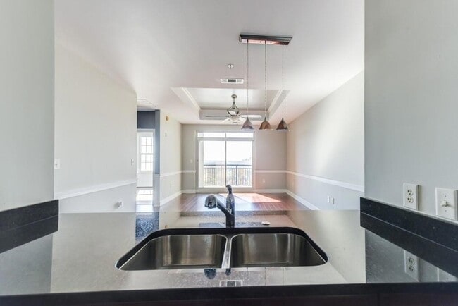 Building Photo - 325 East Paces Ferry Rd NE