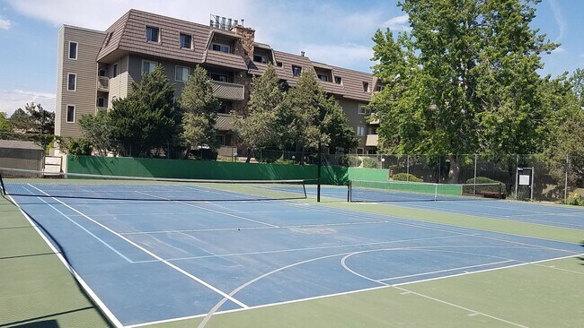 Building Photo - AMAZING 3bed/2bath in Prime Boulder Location! Available July 10th!