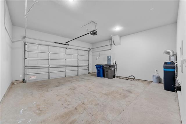Building Photo - 3011 Armstrong Ave