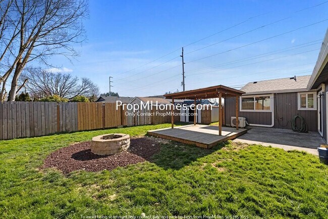 Building Photo - Updated Two Bedroom Home in Lafayette!