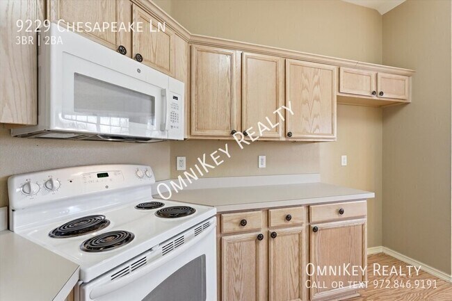 Building Photo - 9229 Chesapeake Ln