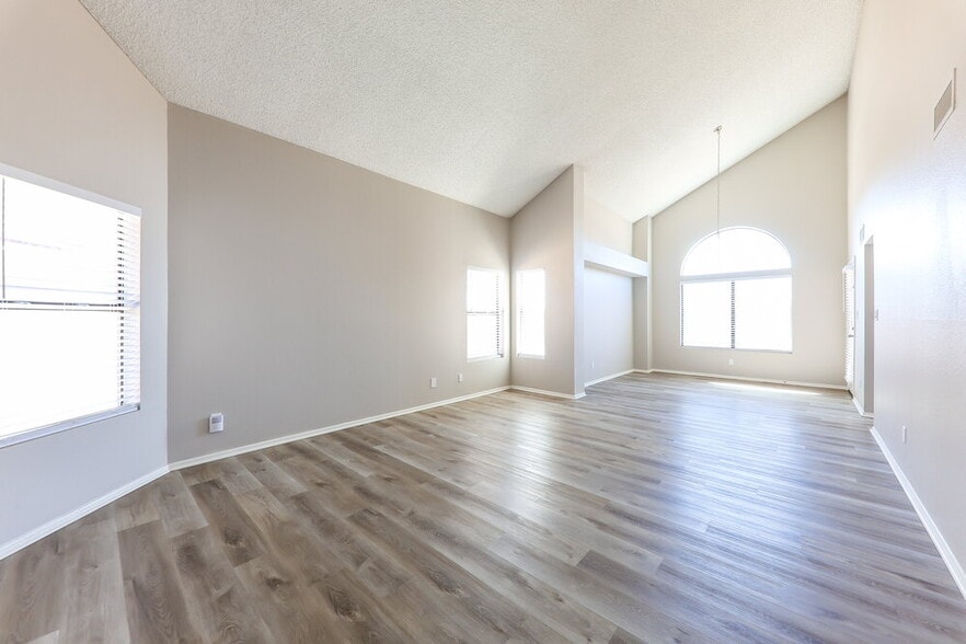 Building Photo - 7041 W McRae Way