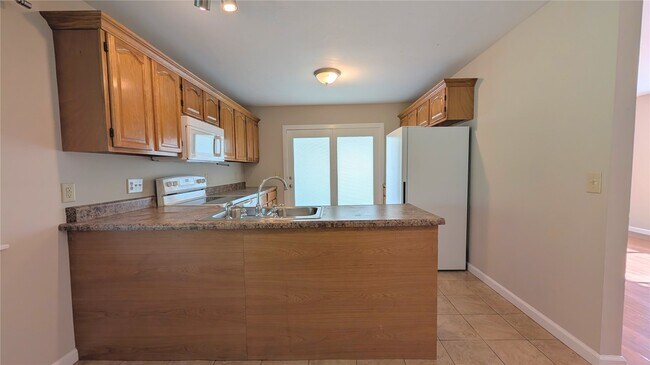 Building Photo - 3356 Clemens Dr