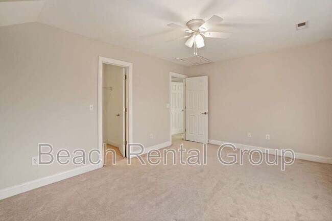 Building Photo - 3540 Brampton Dr
