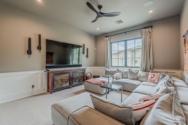 Building Photo - Luxury Home ready for January Move-in