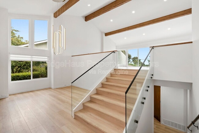 Building Photo - 2143 Caminito San Martin