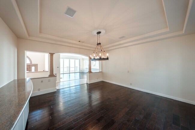 Building Photo - 3355 Palo Vista Dr
