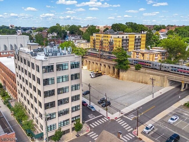 Building Photo - 475 S Jefferson St