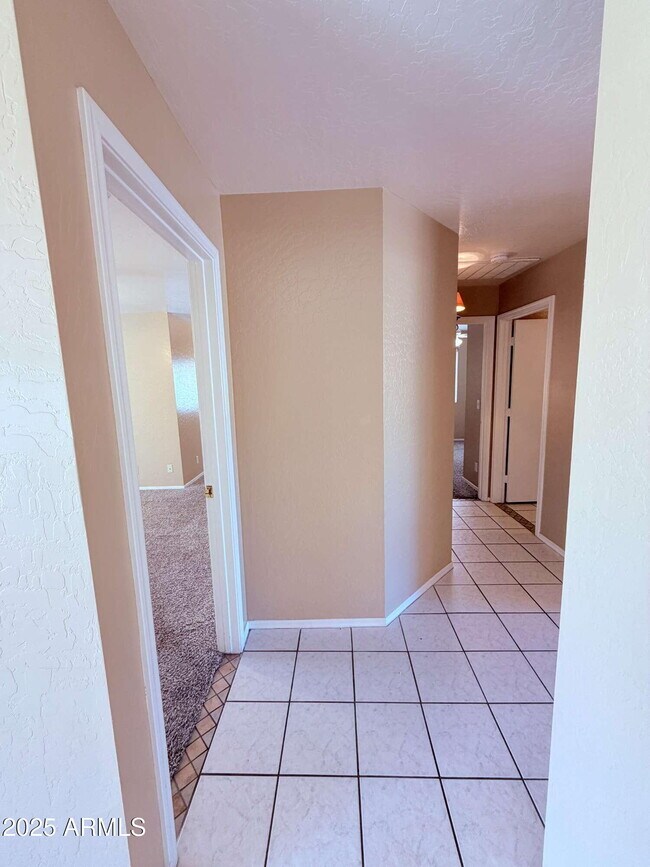 Building Photo - 2293 E Longhorn Pl