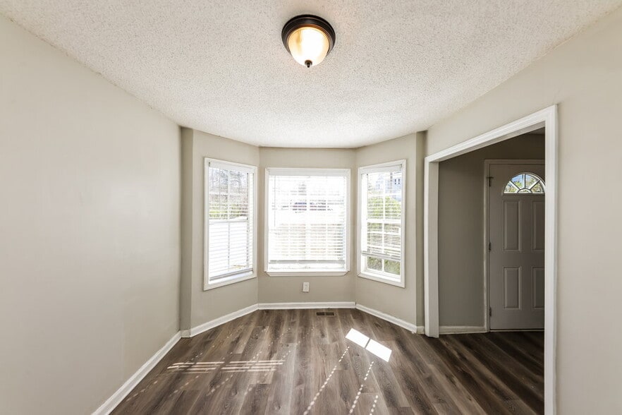 Building Photo - 7285 Hunters Ridge Dr