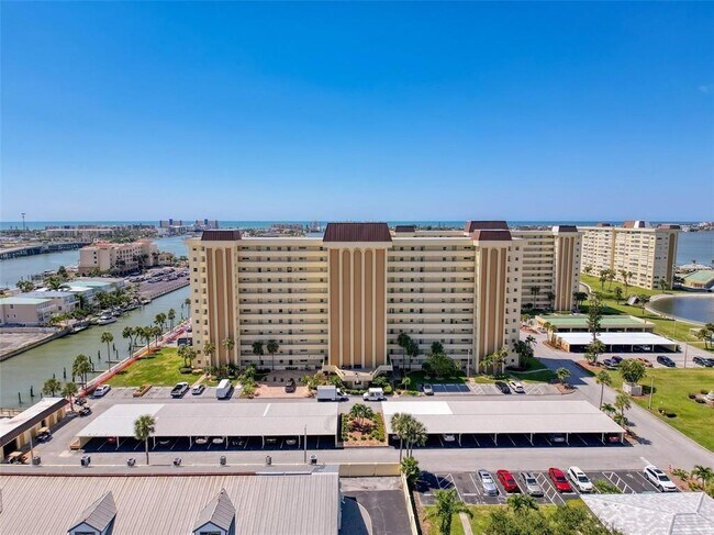 Building Photo - 4550 Cove Cir