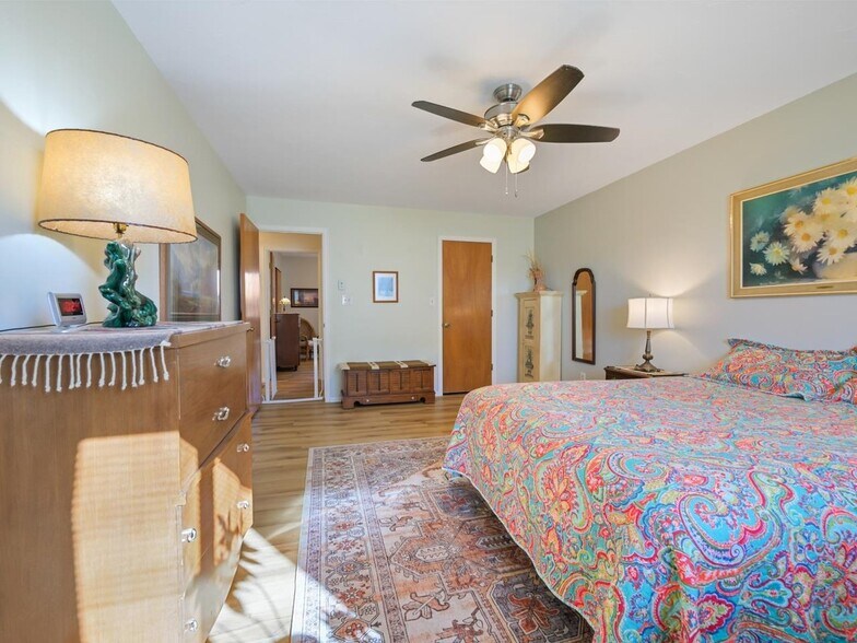 Building Photo - 2981 Bookcliff Ave