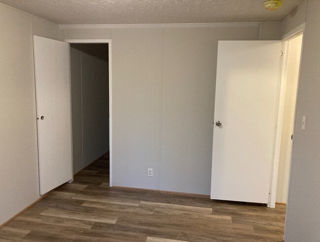 Building Photo - 347 State Rd S