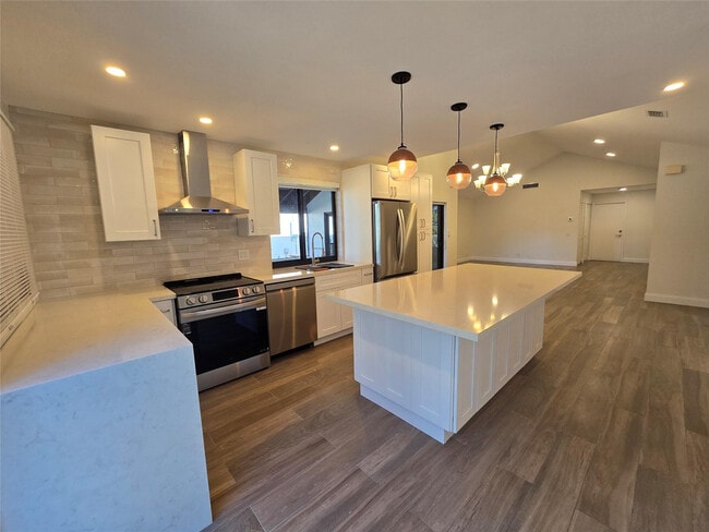 Building Photo - 2177 Montpeliar