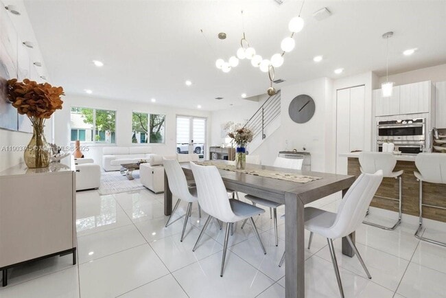 Building Photo - 6611 NW 102nd Path