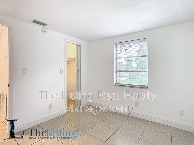 Building Photo - 1521 Swordbill Dr