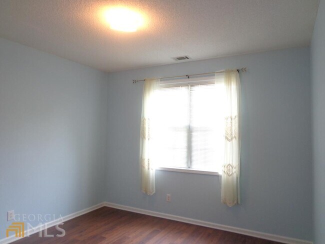 Building Photo - 45 Chemin Pl