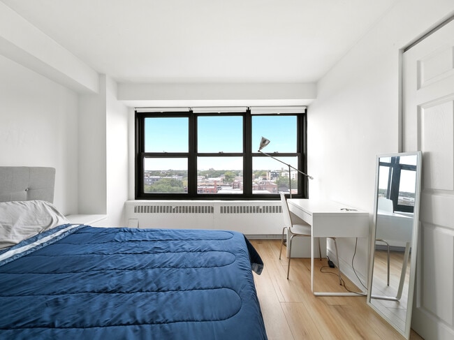 Building Photo - 6118 N Sheridan Rd