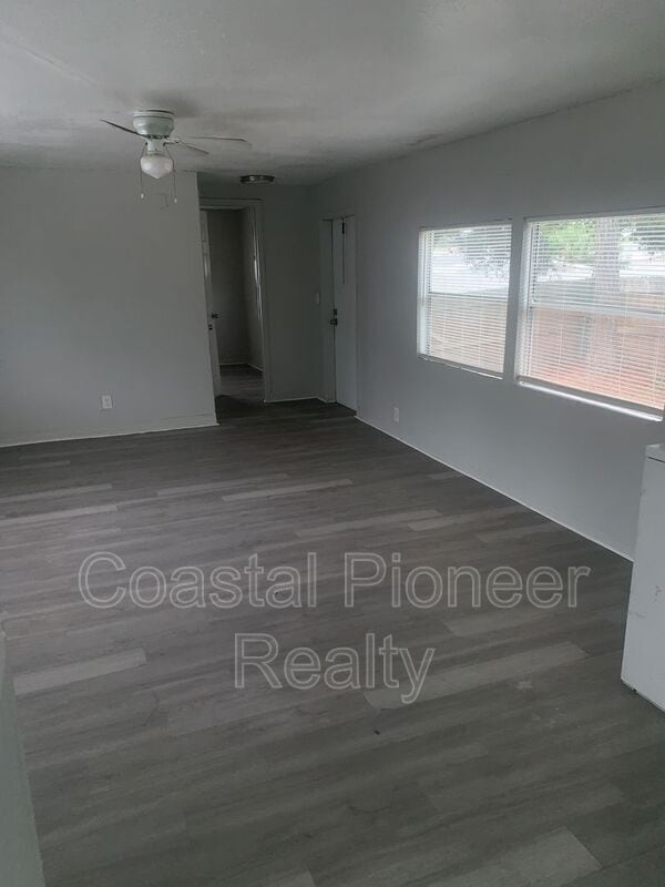 Building Photo - 6531 Bandura Ave