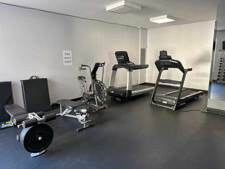 Building Photo - 19350 Sherman Way