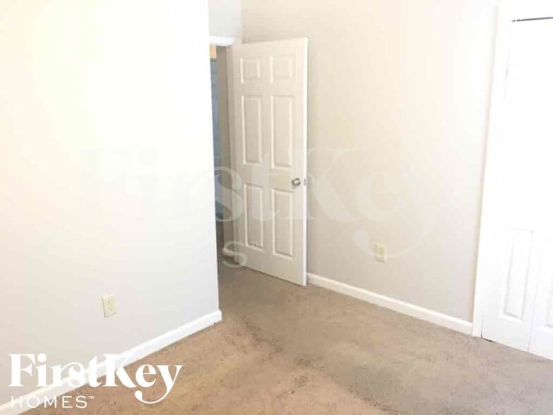 Building Photo - 5308 Timberdale Ave