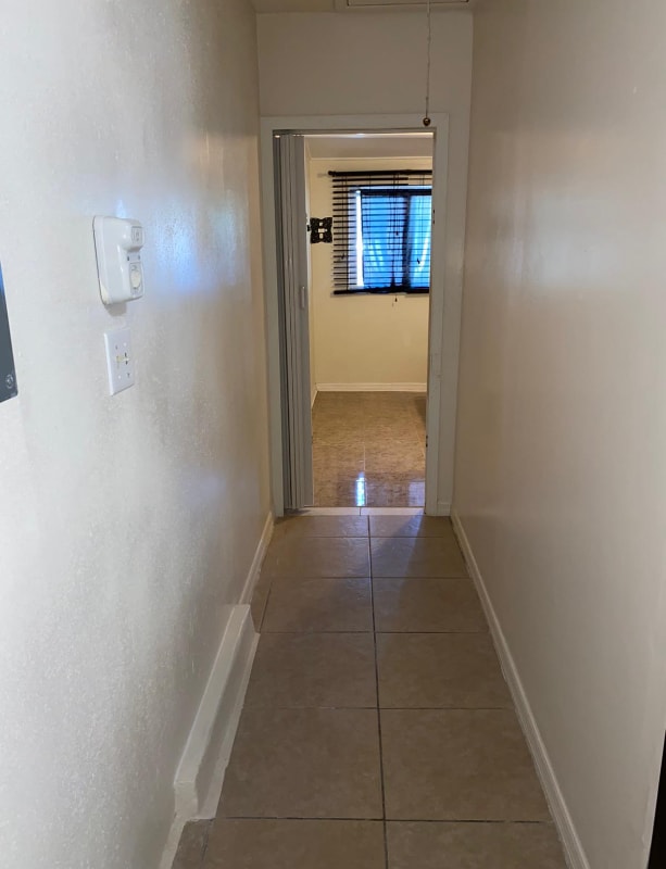 Building Photo - 129 Dahlia Dr