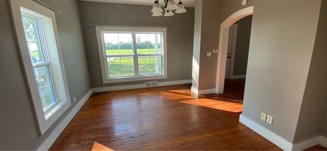 Building Photo - 2463 KY-94