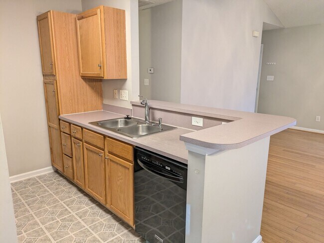 Building Photo - Move in Ready Ranch in Tall Oaks