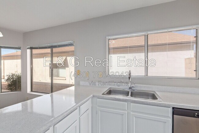 Building Photo - 8651 N 107th Dr