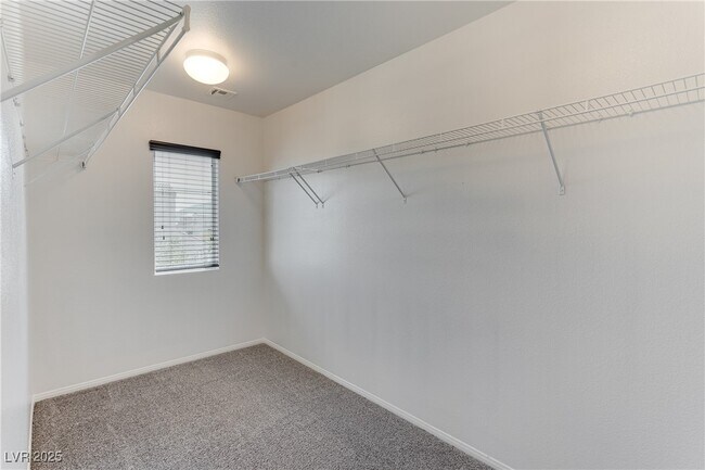 Building Photo - 6632 Ditmars St