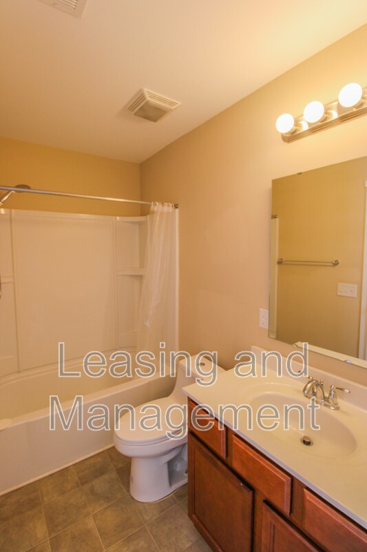 Building Photo - 4946 Ballantine Dr