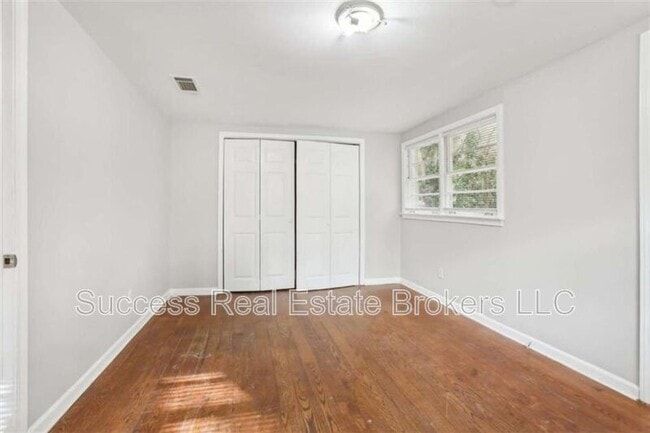 Building Photo - 1840 Camellia Dr