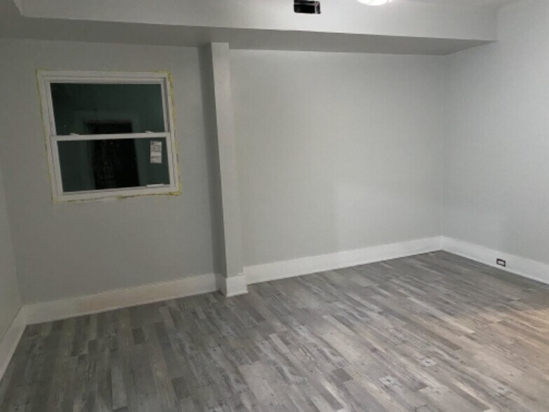Building Photo - 907 Chartiers Ave