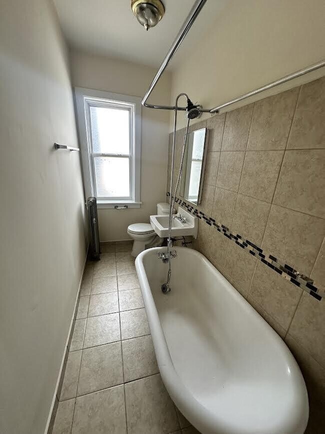 Building Photo - 0 bedroom in Chicago IL 60647