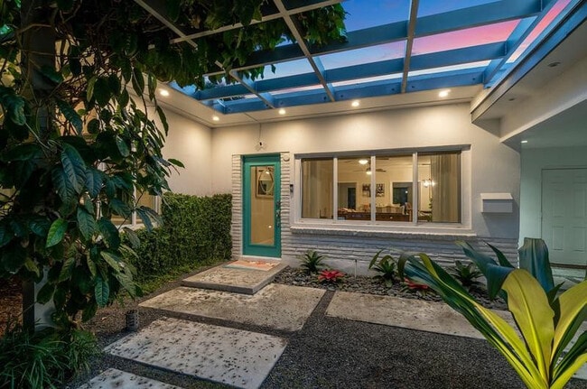 Building Photo - 3310 NE 18th St