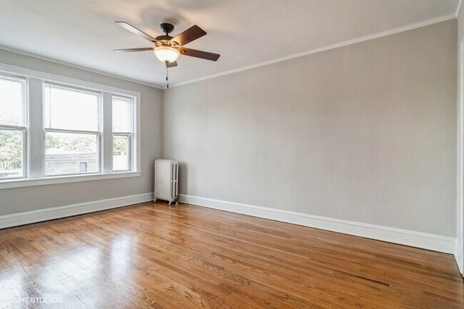 Building Photo - 3806 W Irving Park Rd