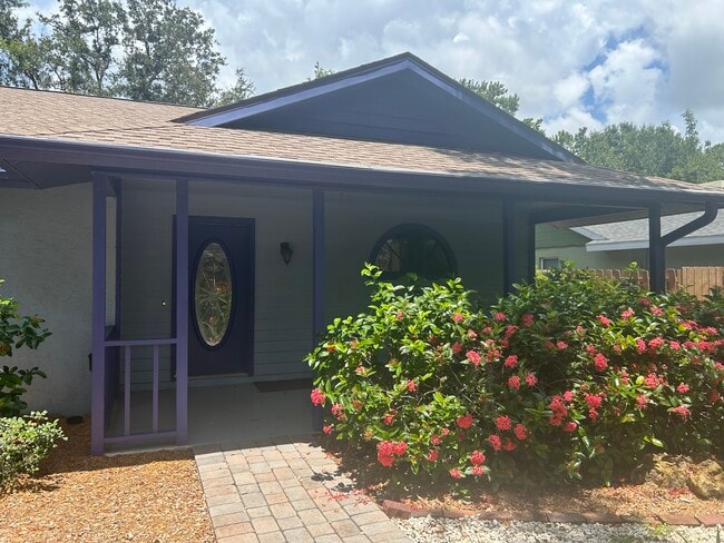 Building Photo - 4137 Woodview Dr