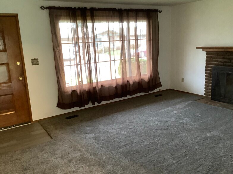 Building Photo - 509 29th Ave SE