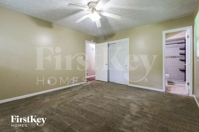 Building Photo - 111 Elizabeth Way