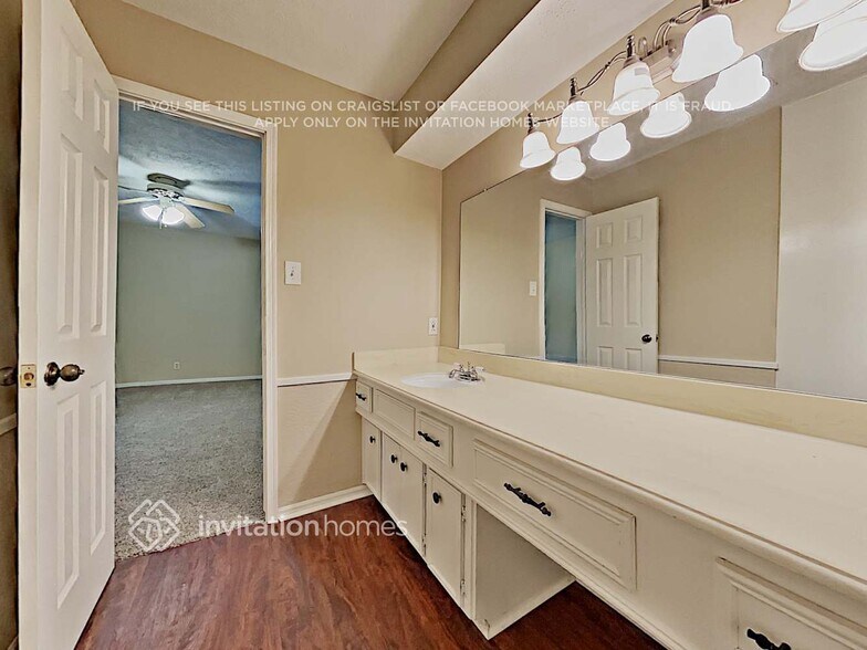 Building Photo - 5203 Cobble Ln