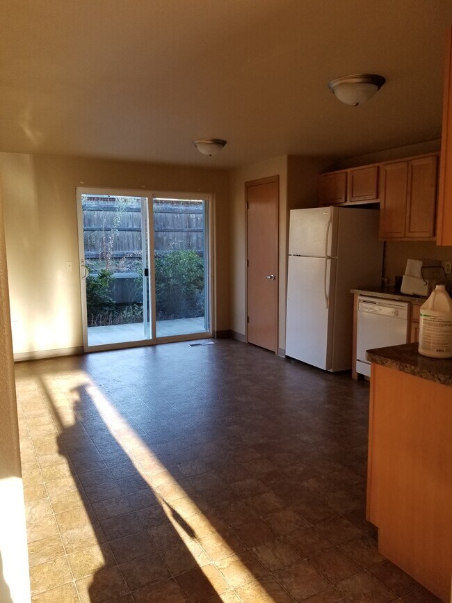 Building Photo - NE Timberlake