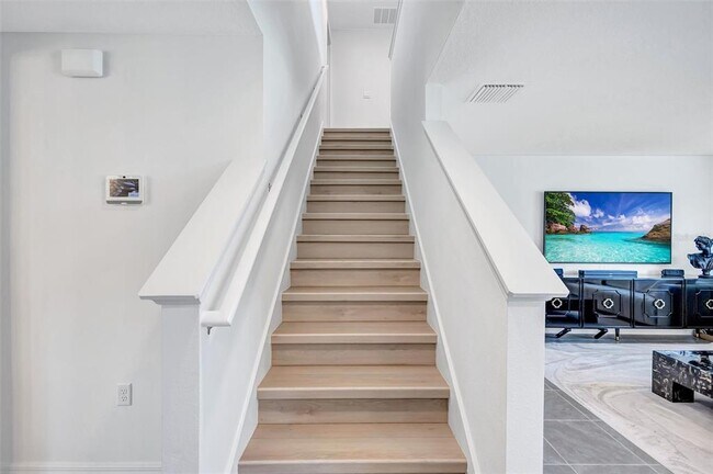 Building Photo - 7601 Rosewood Gdn Lp