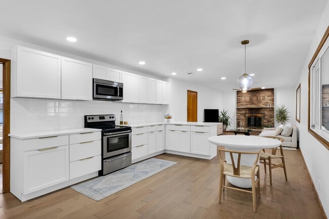 Building Photo - 2211 S Anderson St