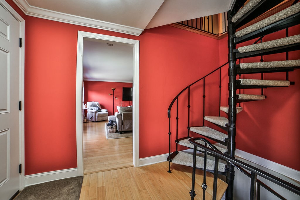 Building Photo - 32 Bernhardt Dr