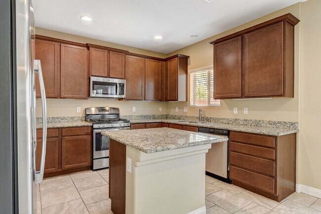 Building Photo - 1074 Fish Pond Ave